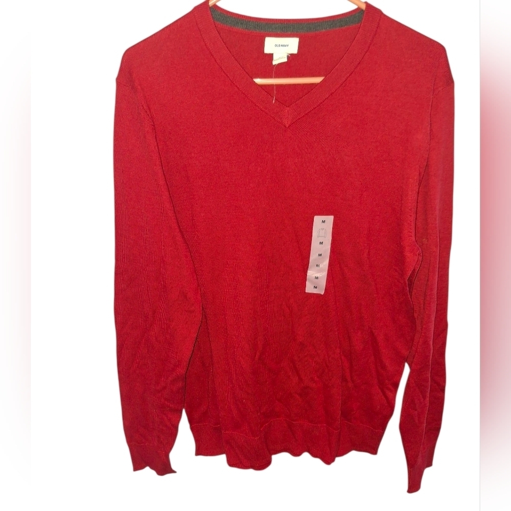 Men's V neck sweater. Old navy Size M Red